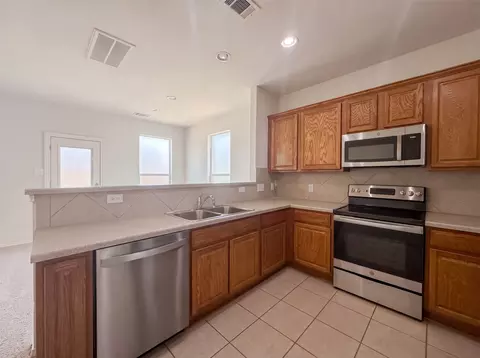 Kitchen - 40 Verde Ranch Loop, Leander, TX 78641 photo 2 of 2