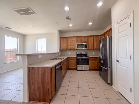 Kitchen - 40 Verde Ranch Loop, Leander, TX 78641 photo 1 of 2
