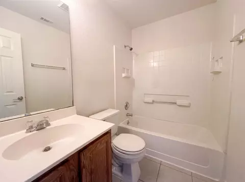 Bath - 40 Verde Ranch Loop, Leander, TX 78641 photo 3 of 5