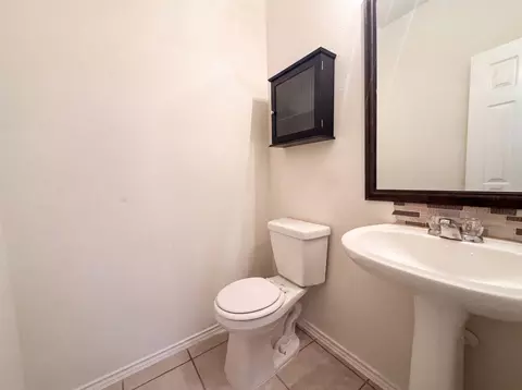 Bath - 40 Verde Ranch Loop, Leander, TX 78641 photo 4 of 5