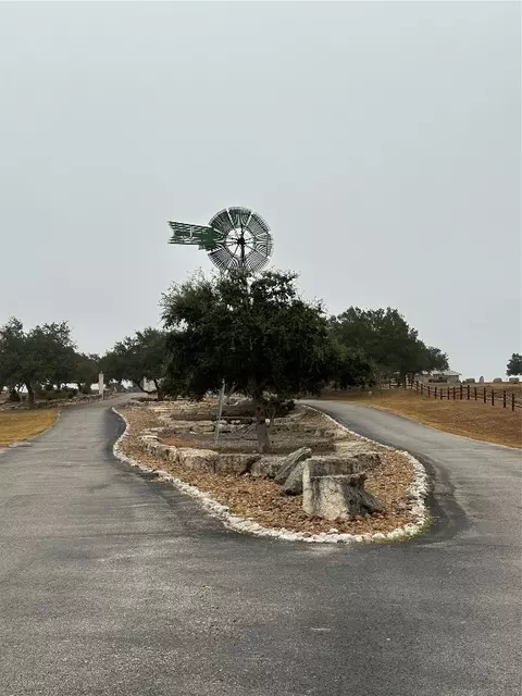 107 Bryan Marsh, Blanco, TX 78606 photo 2