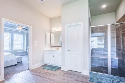 Bath - 613 East Frk, Webster, TX 77598 photo 2 of 4