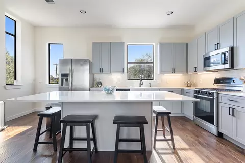 6000 S Congress Ave #201, Austin, TX 78745