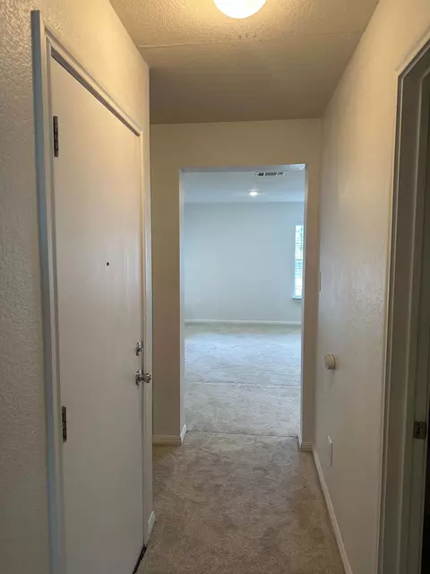 Entry Way - 18312 Crestwind Ln, Elgin, TX 78621 photo 2 of 2