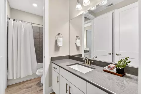Bath - 632 Asher Ct, Leander, TX 78641 photo 5 of 6
