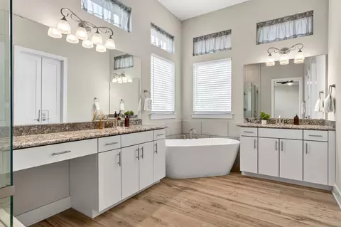Bath - 632 Asher Ct, Leander, TX 78641 photo 2 of 6