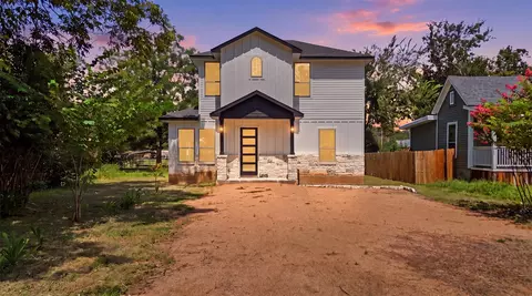 504 Walker St, Smithville, TX 78957