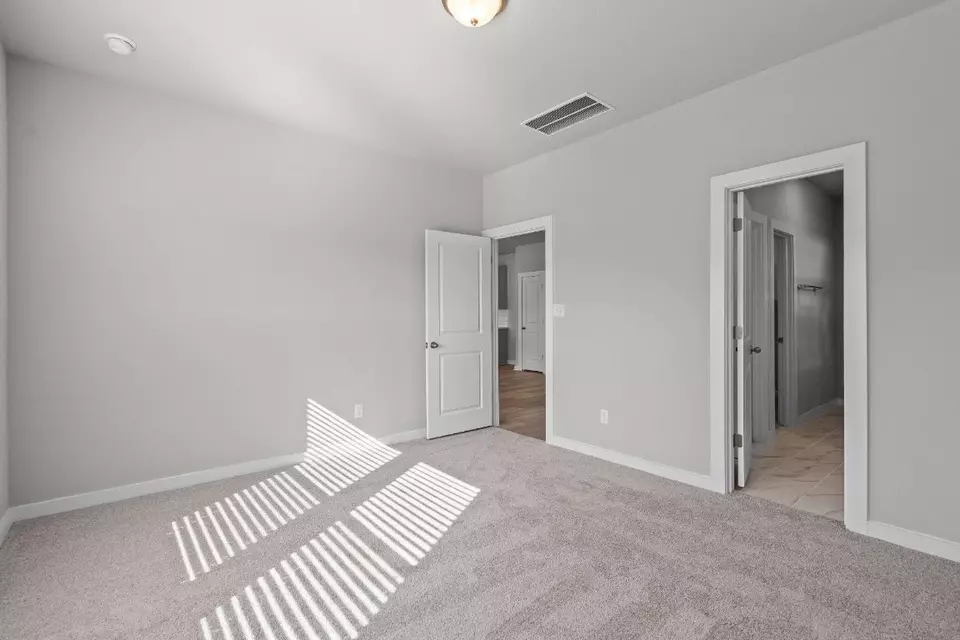 Bedroom - 136 Ayres Horn, Cedar Creek, TX 78612 photo 3 of 4