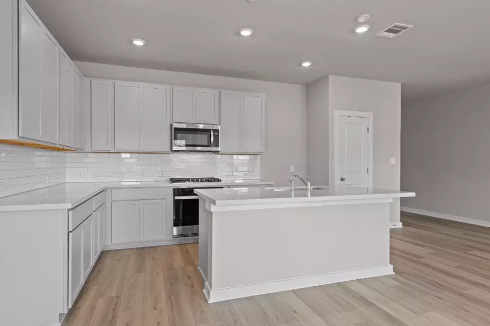 Kitchen - 136 Ayres Horn, Cedar Creek, TX 78612 photo 3 of 4