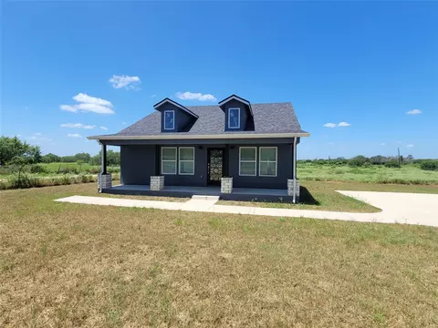 577 County Road 422 A Rd, Stockdale, TX 78160