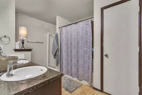Bath - 508 Red Tails Dr, Austin, TX 78725 photo 2 of 3