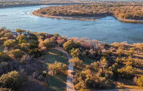 1600 Las Entradas Dr, Spicewood, TX 78669