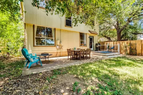 Exterior - 7519 Windrush Dr, Austin, TX 78729 photo 4 of 6
