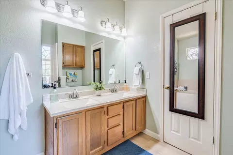 Bath - 7519 Windrush Dr, Austin, TX 78729 photo 1 of 3