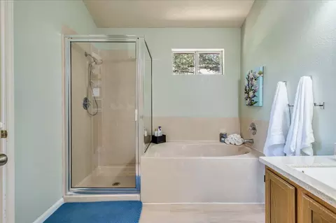 Bath - 7519 Windrush Dr, Austin, TX 78729 photo 2 of 3