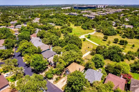 View/Area - 7519 Windrush Dr, Austin, TX 78729 photo 3 of 5