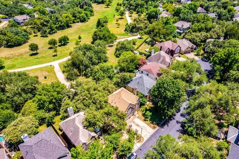 View/Area - 7519 Windrush Dr, Austin, TX 78729 photo 4 of 5