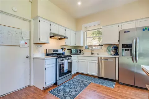 Kitchen - 7519 Windrush Dr, Austin, TX 78729 photo 2 of 3