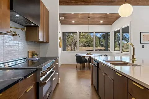 47 War Bonnet, Wimberley, TX 78676