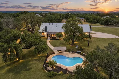 400 Oak Springs Dr, Dripping Springs, TX 78620