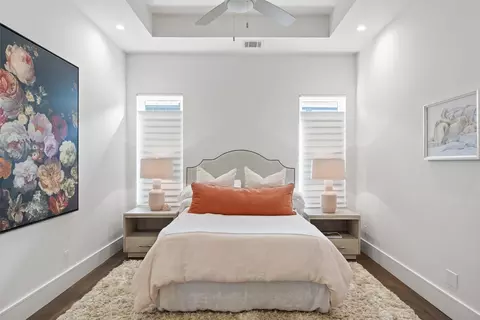 Bedroom - 8317 Carranzo Dr, Austin, TX 78735 photo 4 of 6