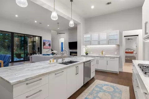 Kitchen - 8317 Carranzo Dr, Austin, TX 78735 photo 2 of 6