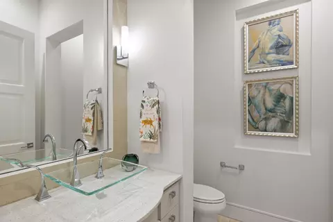 Bath - 8317 Carranzo Dr, Austin, TX 78735 photo 4 of 7