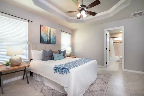 548 Circleview Dr, Canyon Lake, TX 78133