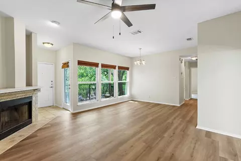 6600 Valleyside Rd #13, Austin, TX 78731