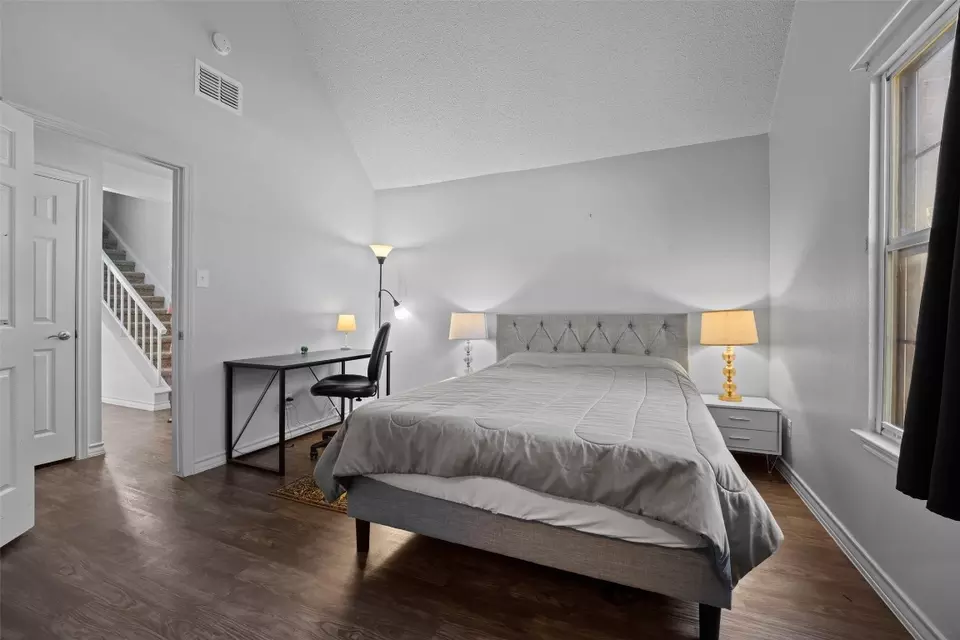 Bedroom - 11310 Spicewood Club Dr #21, Austin, TX 78750 photo 4 of 4