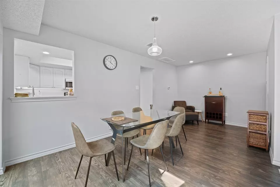 Dining - 11310 Spicewood Club Dr #21, Austin, TX 78750 photo 2 of 2