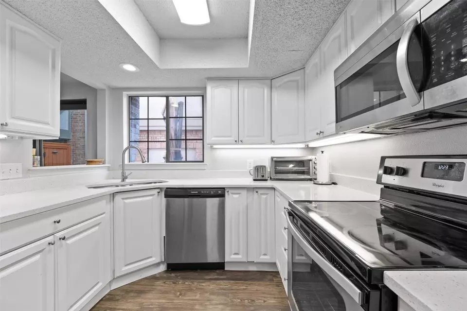 Kitchen - 11310 Spicewood Club Dr #21, Austin, TX 78750 photo 1 of 1