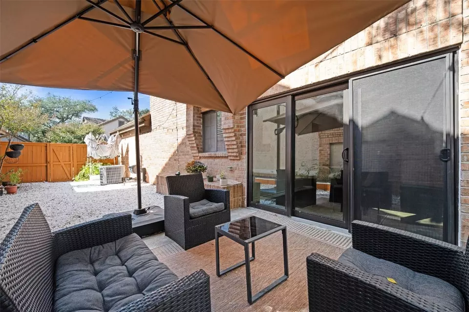 Exterior - 11310 Spicewood Club Dr #21, Austin, TX 78750 photo 3 of 4