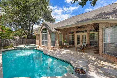 2040 Saint Andrews Dr, Round Rock, TX 78664