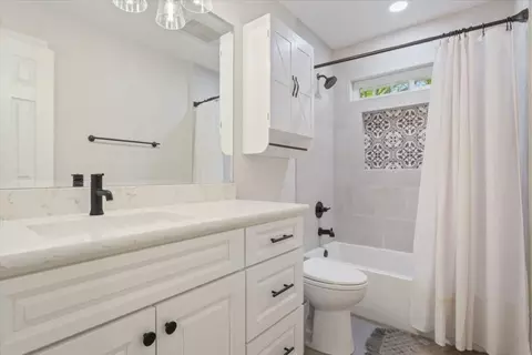 Bath - 190 Young Ranch Rd, Georgetown, TX 78633 photo 4 of 6