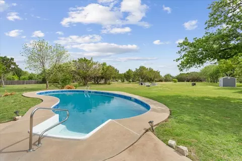 Exterior - 190 Young Ranch Rd, Georgetown, TX 78633 photo 5 of 13