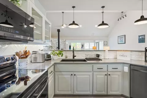 Kitchen - 190 Young Ranch Rd, Georgetown, TX 78633 photo 4 of 5