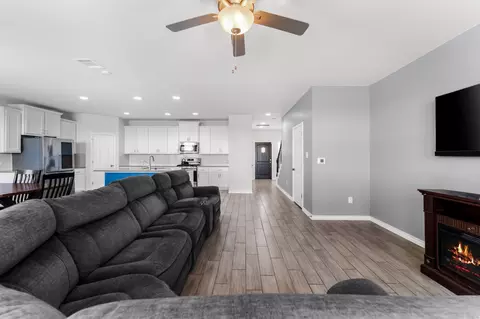 Entry Way - 974 Pepperbark Loop, Buda, TX 78610 photo 4 of 10