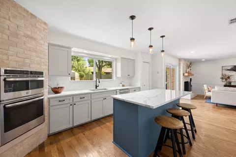 2210 Kenbridge Dr, Austin, TX 78757