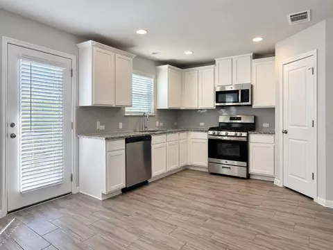 Kitchen - 2801 Seneca Path #32, Leander, TX 78641 photo 1 of 2