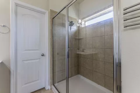 Bath - 762 Nautical Loop, Kyle, TX 78640 photo 1 of 3