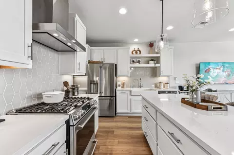Kitchen - 9033 Cattle Baron Path, Austin, TX 78747 photo 3 of 4
