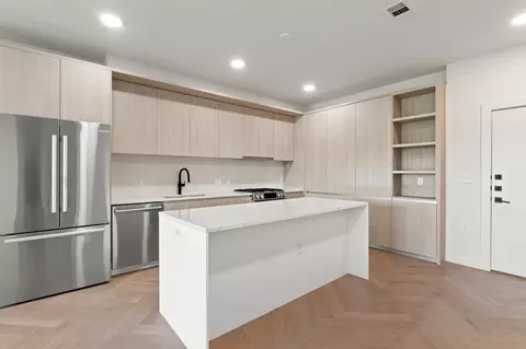 2209 S 1st St #335, Austin, TX 78704