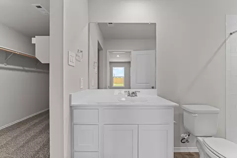 Bath - 2203 Loganberry Ln, Luling, TX 78648 photo 2 of 3