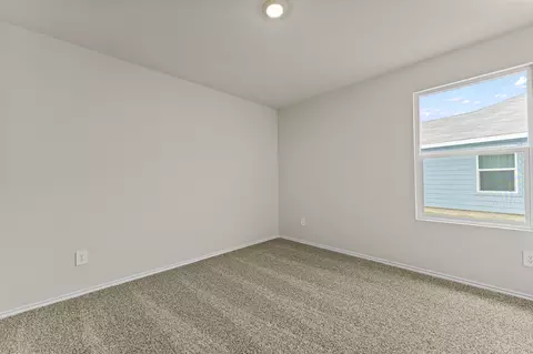 Bedroom - 2203 Loganberry Ln, Luling, TX 78648 photo 10 of 14