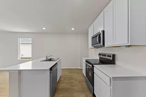 Kitchen - 2203 Loganberry Ln, Luling, TX 78648 photo 3 of 5