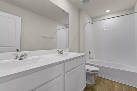 Bath - 2203 Loganberry Ln, Luling, TX 78648 photo 3 of 3