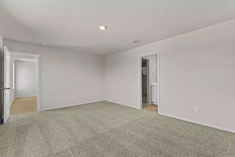 Bedroom - 2203 Loganberry Ln, Luling, TX 78648 photo 9 of 14