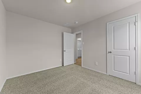 Bedroom - 2203 Loganberry Ln, Luling, TX 78648 photo 6 of 14