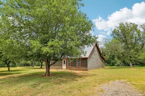 Exterior - 122 Dodd Preston Rd, Elgin, TX 78621 photo 3 of 9